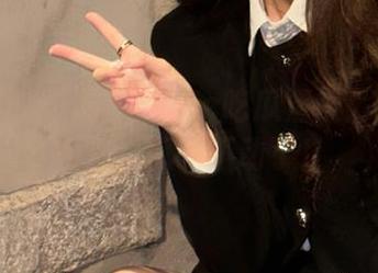 最新！17c吃瓜汇报：冲击力太强，瓜吃不动了！