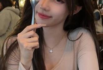 “17c吃瓜”在线更新太快，感觉还没咽下去就被掀翻了。