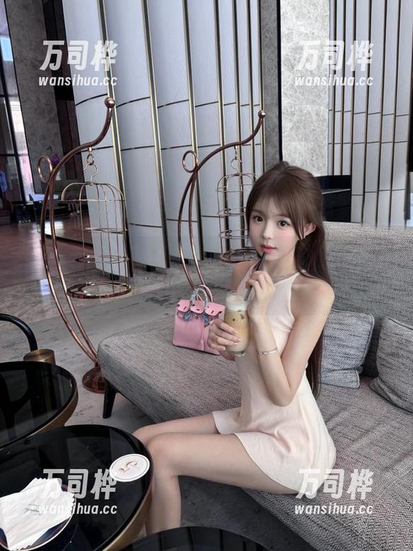 51cg 想吃瓜?先下载51cg,让你边舔手指边追剧!
