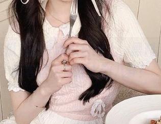 在51吃瓜官网上，黑料网竟然藏着这么多撩人的八卦！