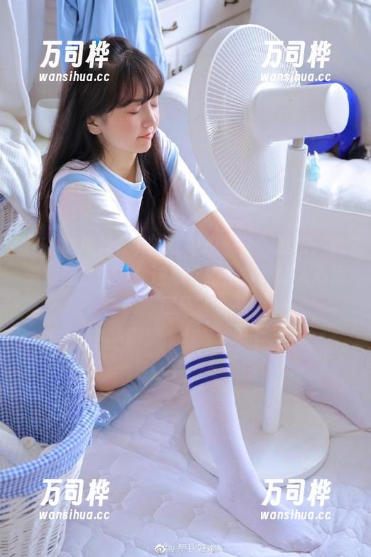 51吃瓜群众 “51吃瓜群众”发布:当爱情遇上队友,这瓜吃的,真是让人心猿意马。