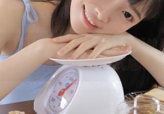 当你睁大眼睛看视频的那一瞬间，66吃瓜网杨超越式尴尬！