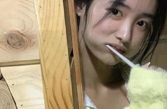 我在zztt21网页上逛到一个总裁，尽管只是个配角，真想多看几眼。
