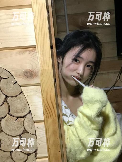 zztt 我在zztt21网页上逛到一个总裁,尽管只是个配角,真想多看几眼。