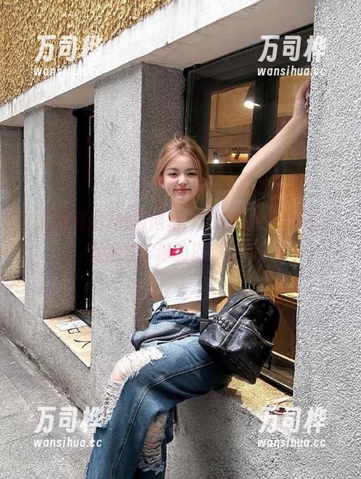 吃瓜网站，吊带姐在线发光，竟然成了新的资源热点！