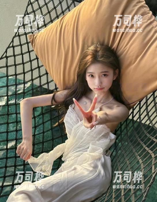 黑料来了！下载“万篇长征黑料正能量”，快摆脱无聊日子，燃起你的小宇宙！